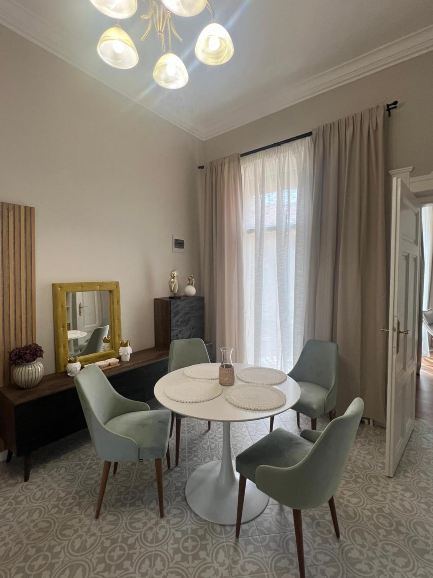 La Strada Central Apartament Oradea Exteriör bild