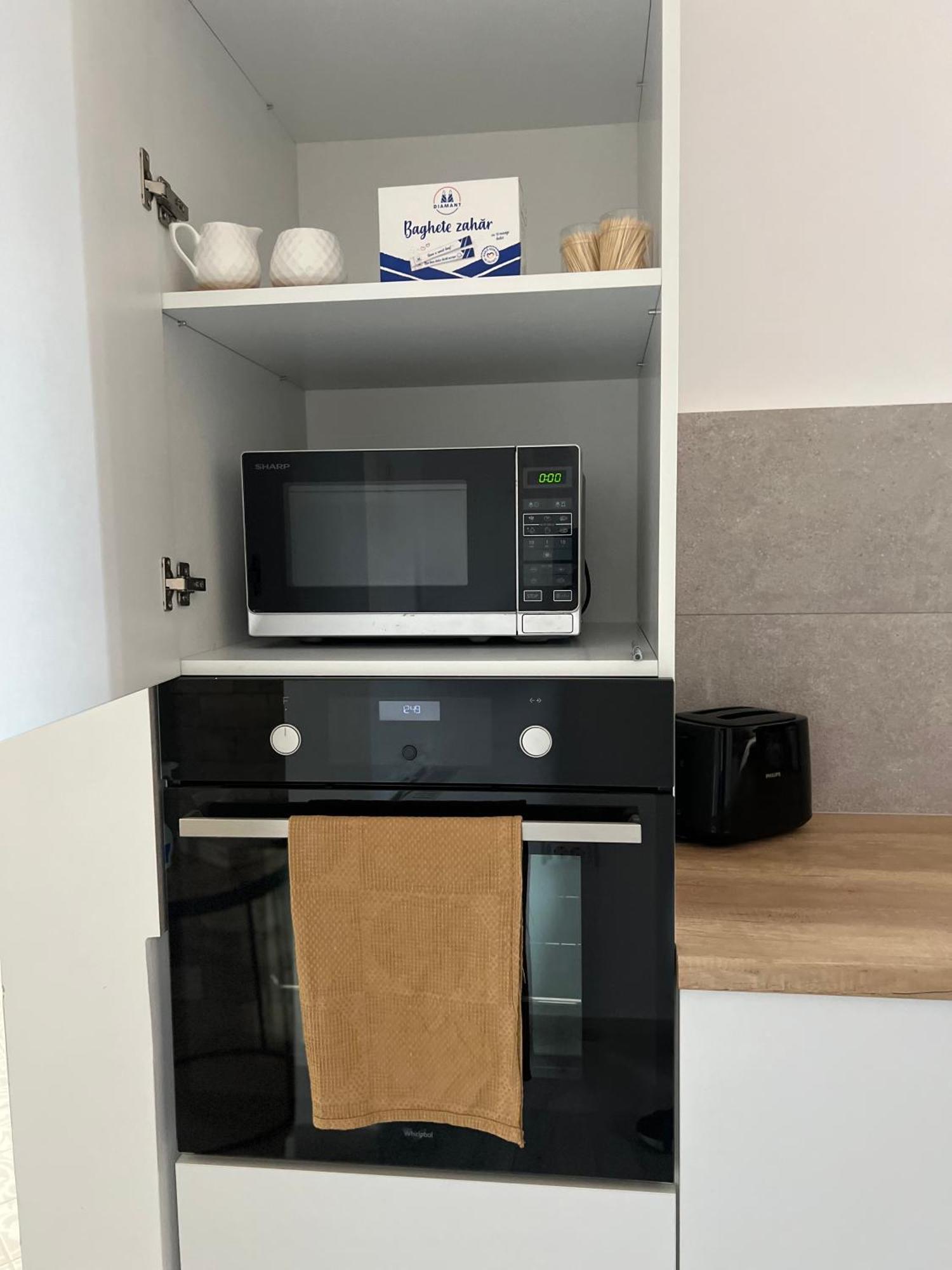 La Strada Central Apartament Oradea Exteriör bild